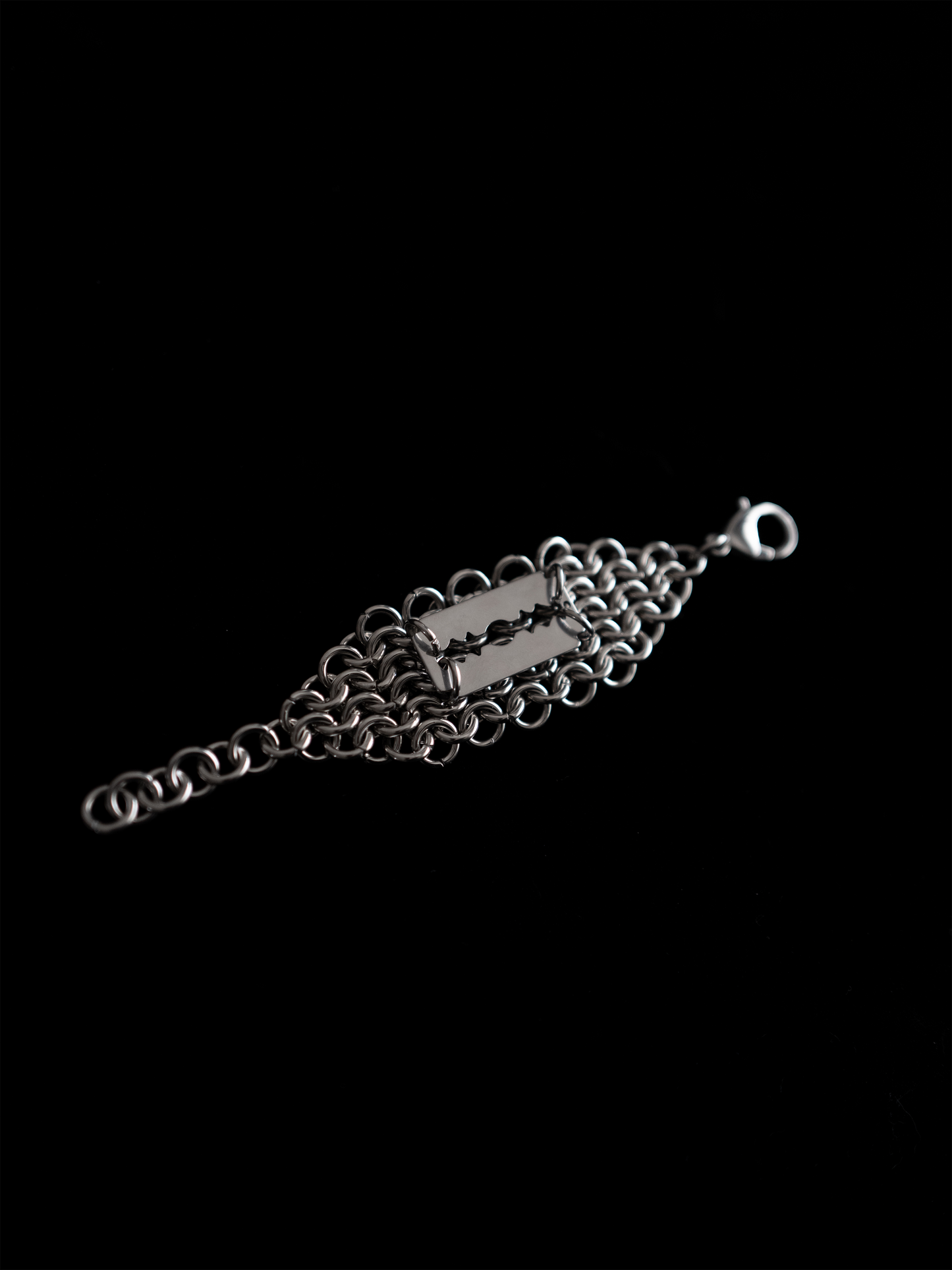 Blade cuff
