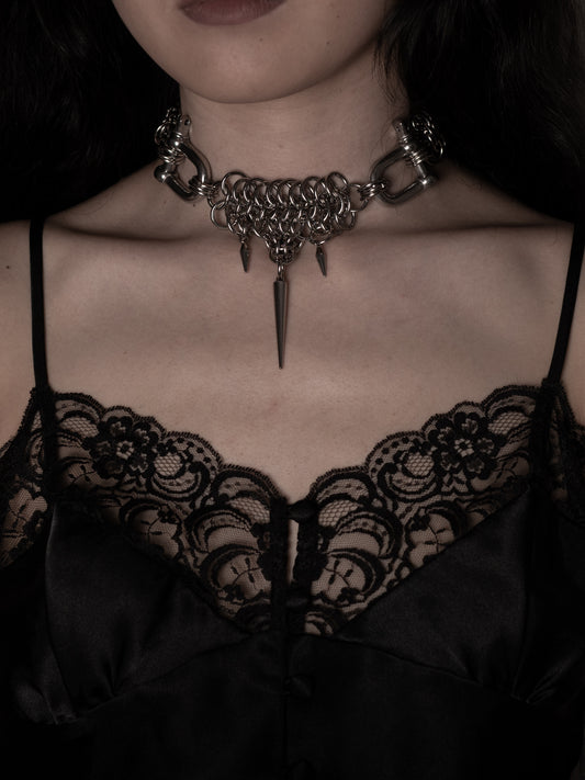 Spike choker