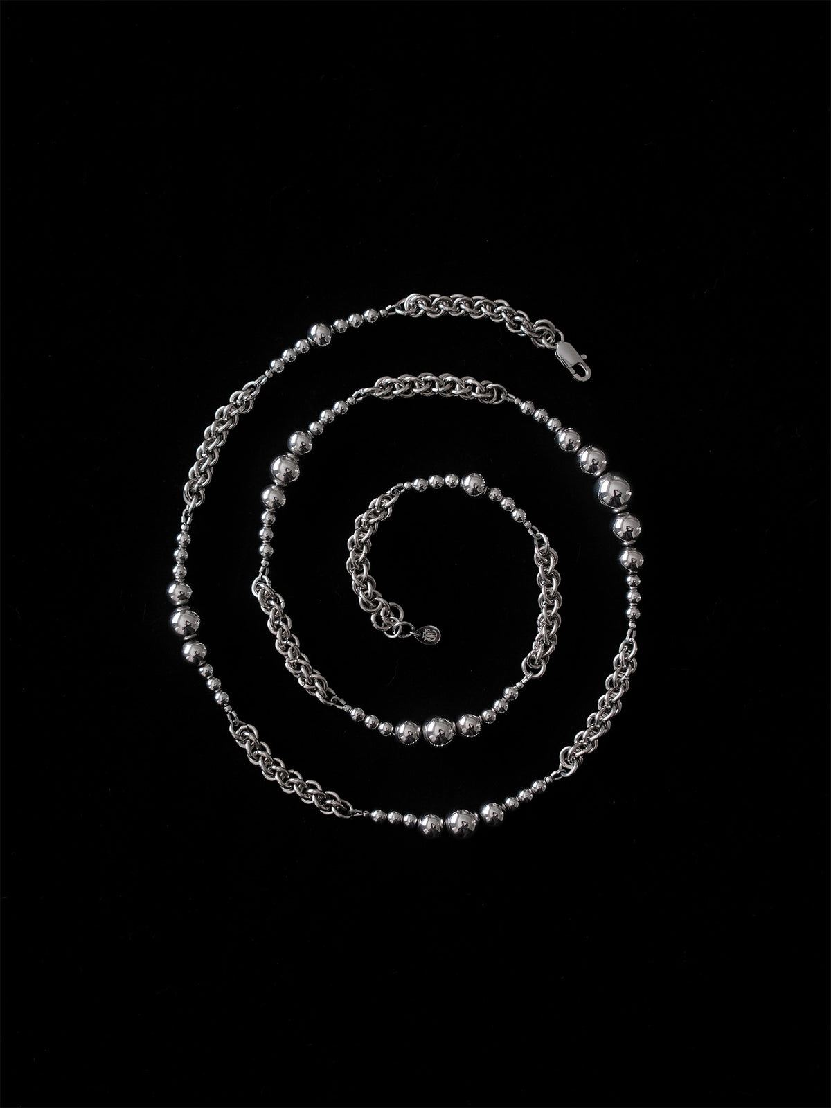 Mourner's necklace