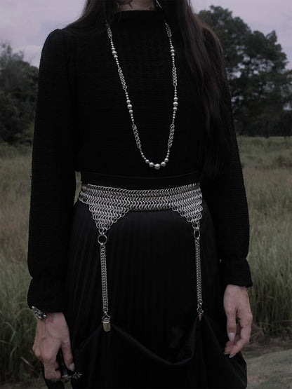 Mourner's necklace