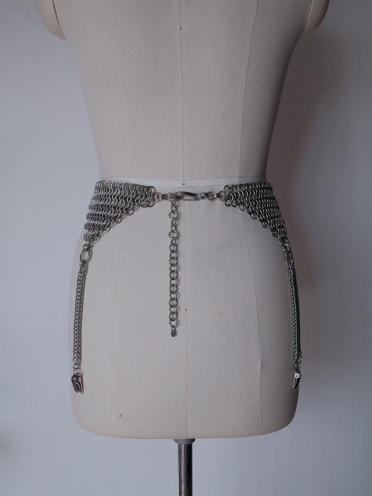Liminal garter belt