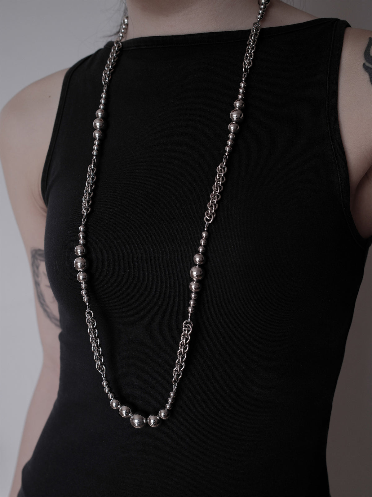 Mourner's necklace