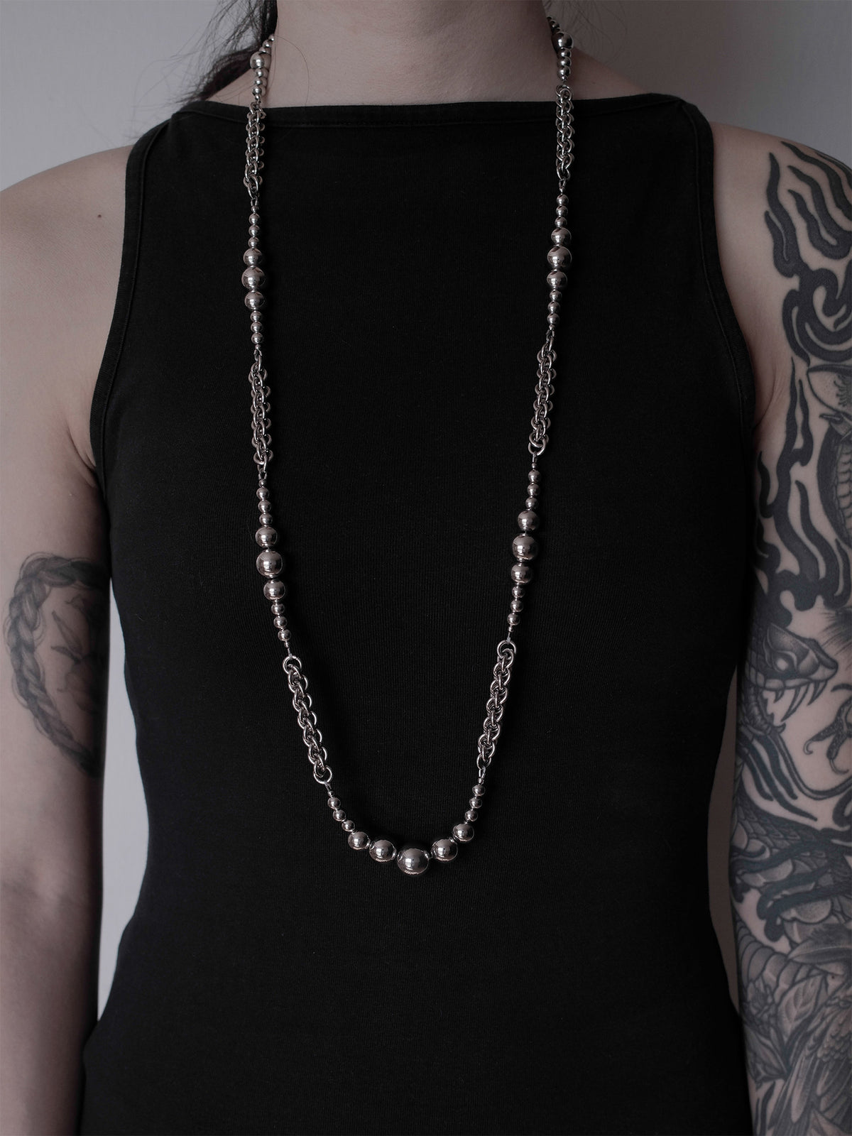 Mourner's necklace