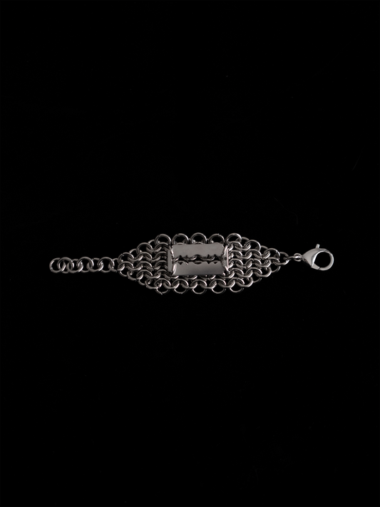 Blade cuff