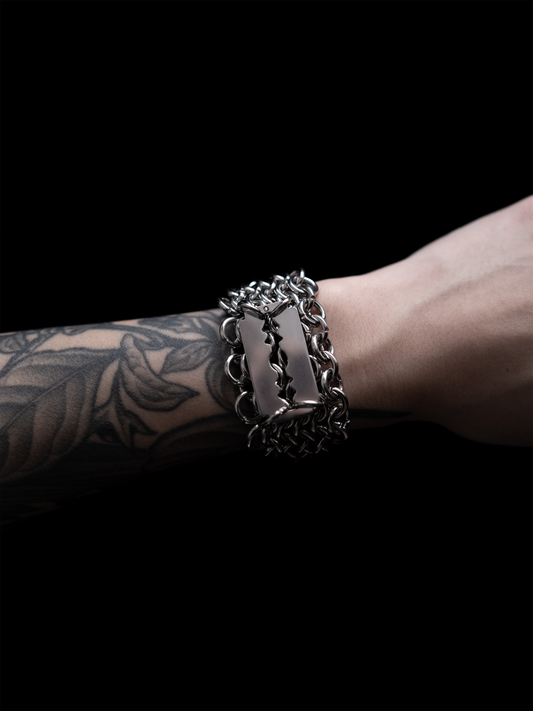 Blade cuff